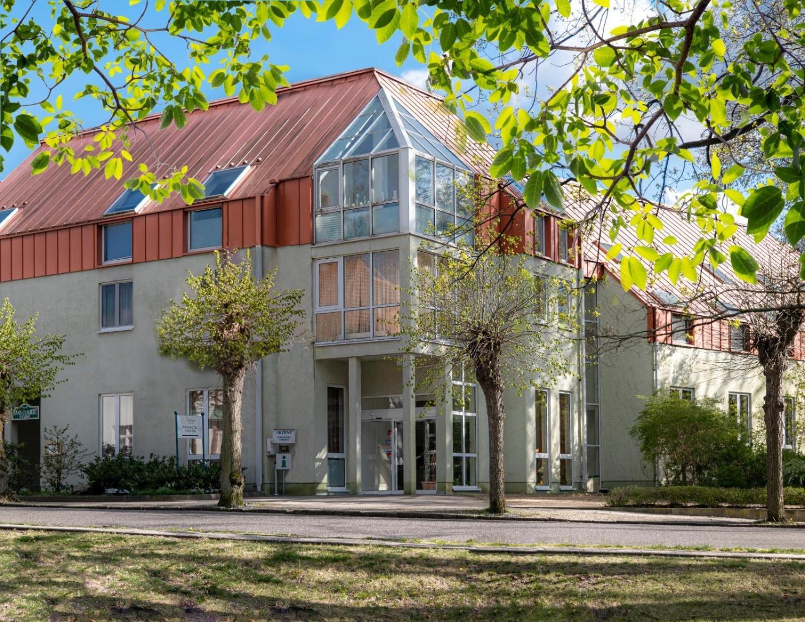 Akzent Parkhotel Trebbin Eksteriør billede