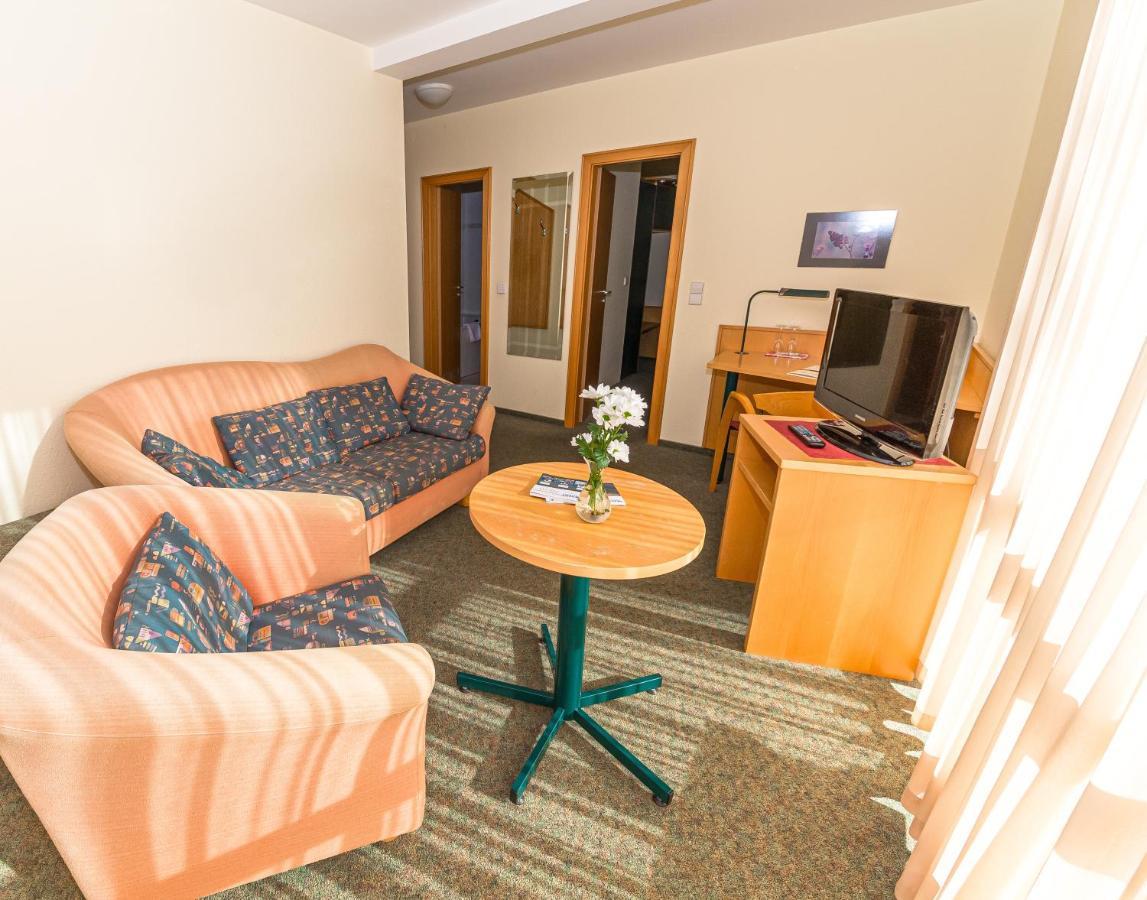 Akzent Parkhotel Trebbin Eksteriør billede