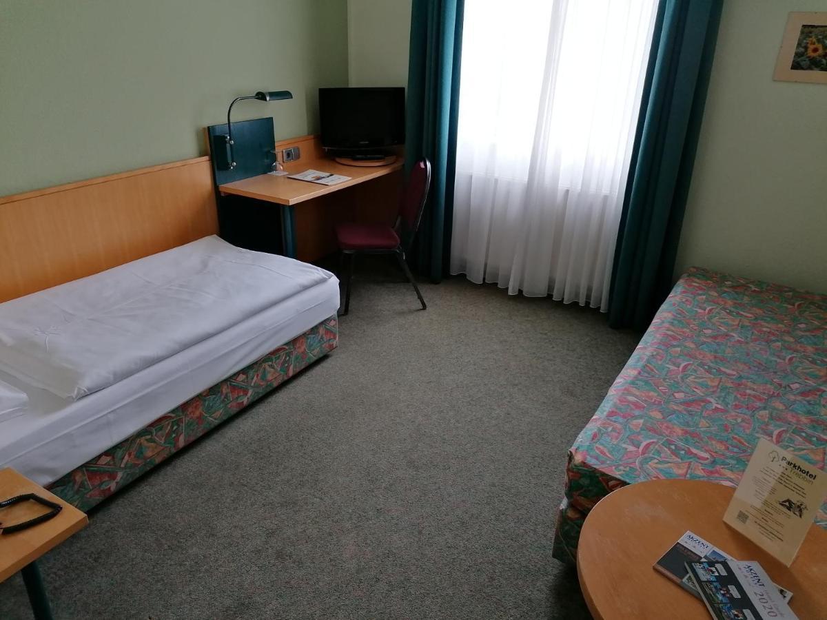 Akzent Parkhotel Trebbin Eksteriør billede